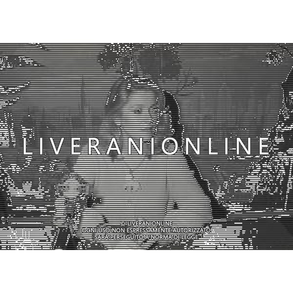 NEG-RETROSPETTIVA CATHERINE DENEUVE ATTRICE NELLA FOTO CATHERINE DENEUVE A TERRAZZA MARTINI NELL\'ANNO 1981 AG ALDO LIVERANI SAS 