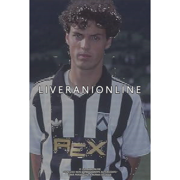 DIAP-RETROSPETTIVA STEFANO ROSSINI CALCIATORE NELLA FOTO STEFANO ROSSINI CON LA MAGLIA DELL\'UDINESE CALCIO AG ALDO LIVERANI SAS