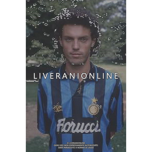 DIAP-RETROSPETTIVA STEFANO ROSSINI CALCIATORE NELLA FOTO STEFANO ROSSINI CON LA MAGLIA DELL\'INTER AG ALDO LIVERANI SAS