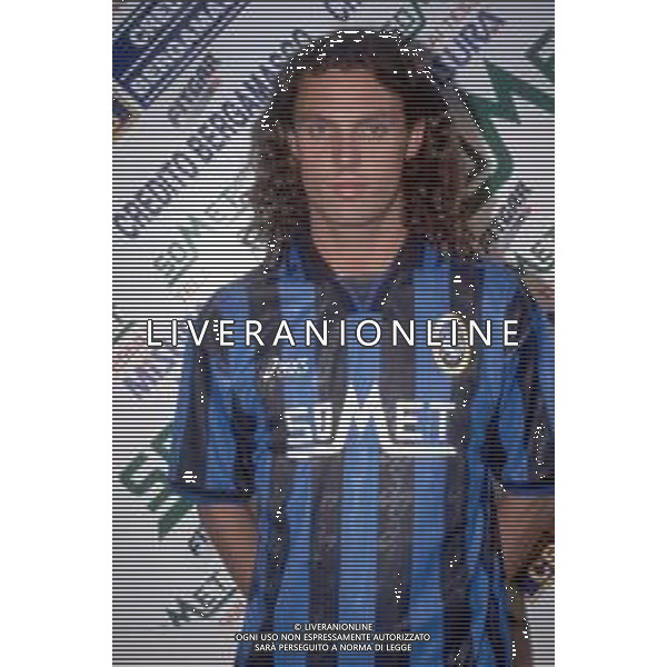 DIAP-RETROSPETTIVA STEFANO ROSSINI CALCIATORE NELLA FOTO STEFANO ROSSINI CON LA MAGLIA DELL\'ATALANTA CALCIO AG ALDO LIVERANI SAS