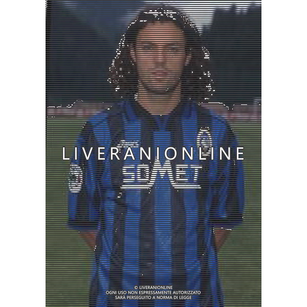 DIAP-RETROSPETTIVA STEFANO ROSSINI CALCIATORE NELLA FOTO STEFANO ROSSINI CON LA MAGLIA DELL\'ATALANTA CALCIO AG ALDO LIVERANI SAS