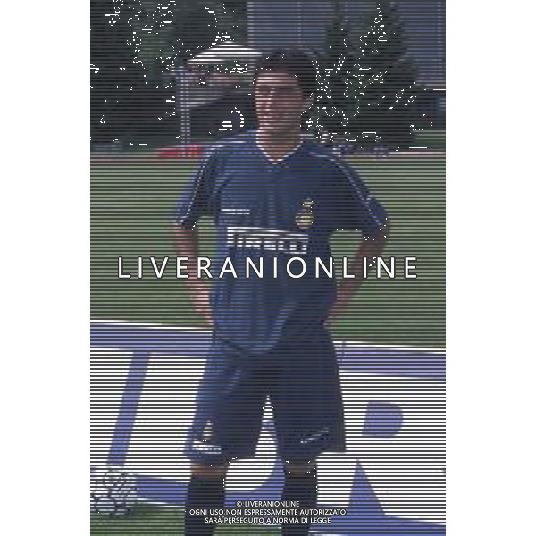 DIAP-RETROSPETTIVA SALVATORE FRESI CALCIATORE NELLA FOTO SALVATORE FRESI CON LA MAGLIA DA ALLENAMENTO INTER CALCIO AG ALDO LIVERANI SAS