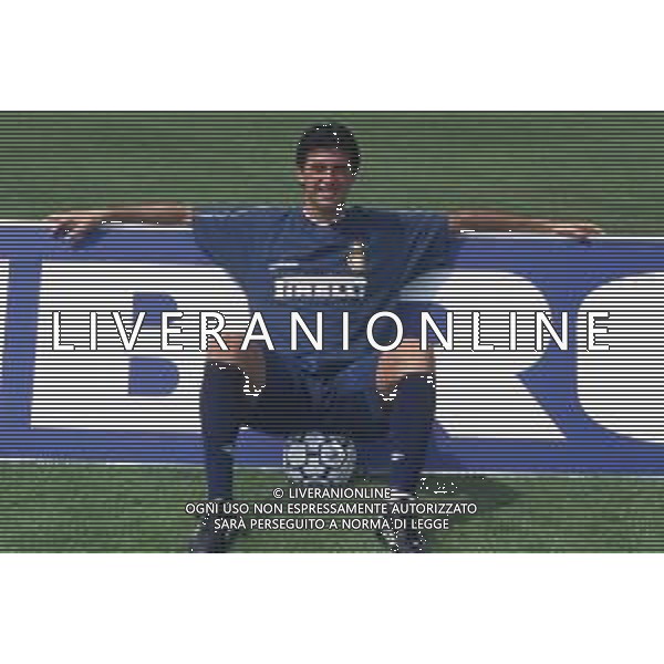 DIAP-RETROSPETTIVA SALVATORE FRESI CALCIATORE NELLA FOTO SALVATORE FRESI CON LA MAGLIA DA ALLENAMENTO INTER CALCIO AG ALDO LIVERANI SAS