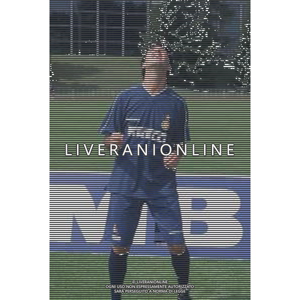 DIAP-RETROSPETTIVA SALVATORE FRESI CALCIATORE NELLA FOTO SALVATORE FRESI CON LA MAGLIA DA ALLENAMENTO INTER CALCIO AG ALDO LIVERANI SAS