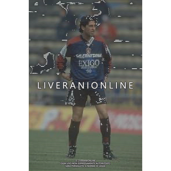 DIAP-RETROSPETTIVA SALVATORE FRESI CALCIATORE NELLA FOTO SALVATORE FRESI CON LA MAGLIA DELLA SALERNITANA CALCIO AG ALDO LIVERANI SAS