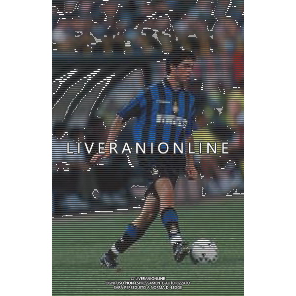 DIAP-RETROSPETTIVA SALVATORE FRESI CALCIATORE NELLA FOTO SALVATORE FRESI CON LA MAGLIA DELL\'INTER CALCIO AG ALDO LIVERANI SAS