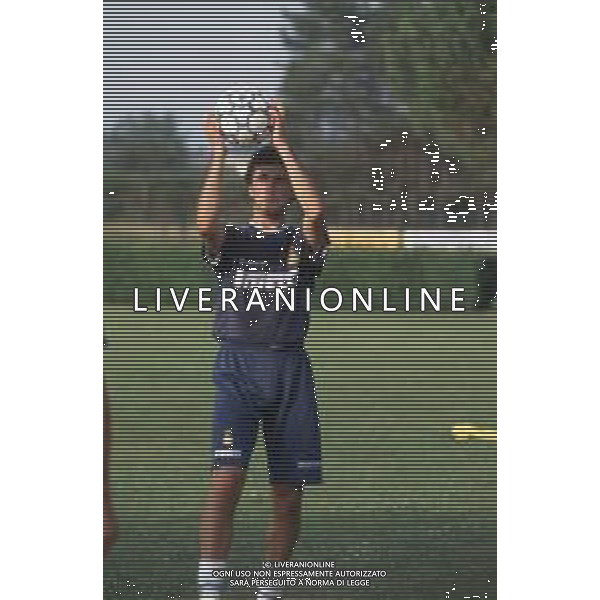 DIAP-RETROSPETTIVA SALVATORE FRESI CALCIATORE NELLA FOTO SALVATORE FRESI CON LA MAGLIA DA ALLENAMENTO INTER CALCIO AG ALDO LIVERANI SAS