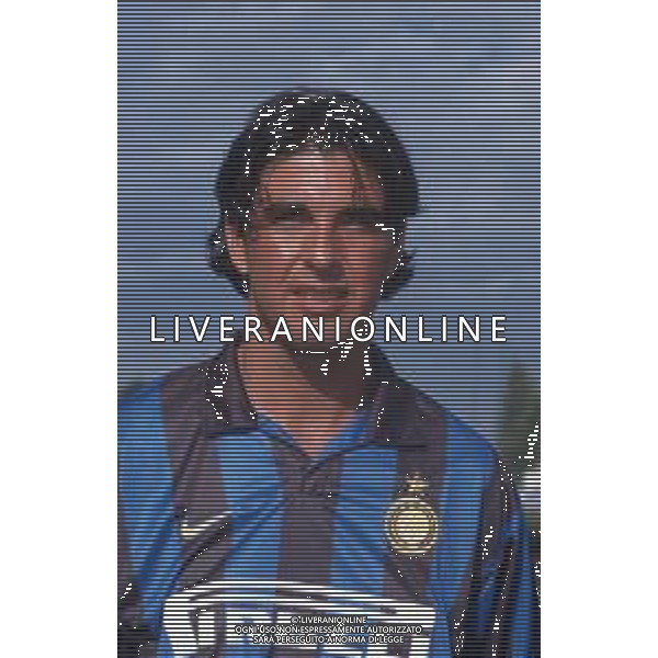 DIAP-RETROSPETTIVA SALVATORE FRESI CALCIATORE NELLA FOTO SALVATORE FRESI CON LA MAGLIA DELL\'INTER CALCIO AG ALDO LIVERANI SAS