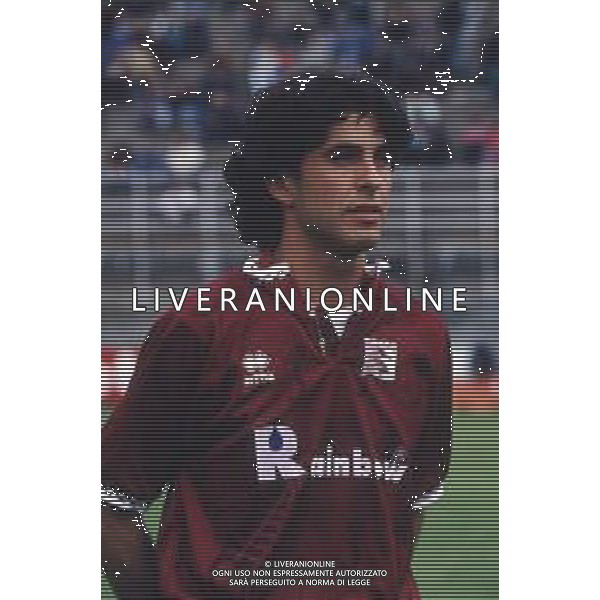 DIAP-RETROSPETTIVA SALVATORE FRESI CALCIATORE NELLA FOTO SALVATORE FRESI CON LA MAGLIA DELLA SALERNITANA CALCIO AG ALDO LIVERANI SAS