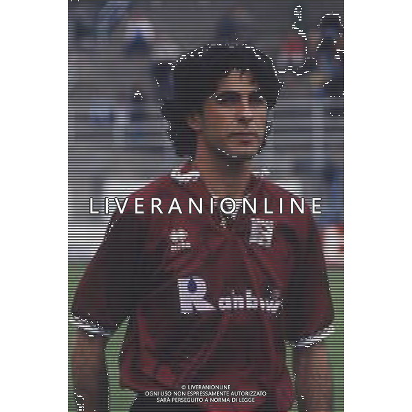 DIAP-RETROSPETTIVA SALVATORE FRESI CALCIATORE NELLA FOTO SALVATORE FRESI CON LA MAGLIA DELLA SALERNITANA CALCIO AG ALDO LIVERANI SAS