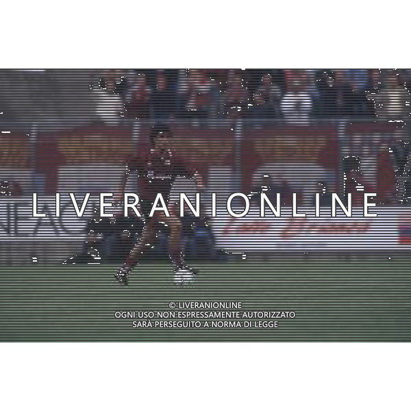 DIAP-RETROSPETTIVA SALVATORE FRESI CALCIATORE NELLA FOTO SALVATORE FRESI CON LA MAGLIA DELLA SALERNITANA CALCIO AG ALDO LIVERANI SAS