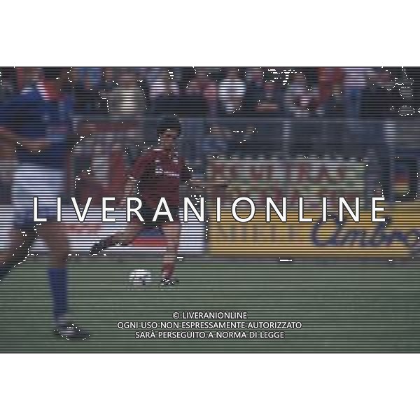 DIAP-RETROSPETTIVA SALVATORE FRESI CALCIATORE NELLA FOTO SALVATORE FRESI CON LA MAGLIA DELLA SALERNITANA CALCIO AG ALDO LIVERANI SAS