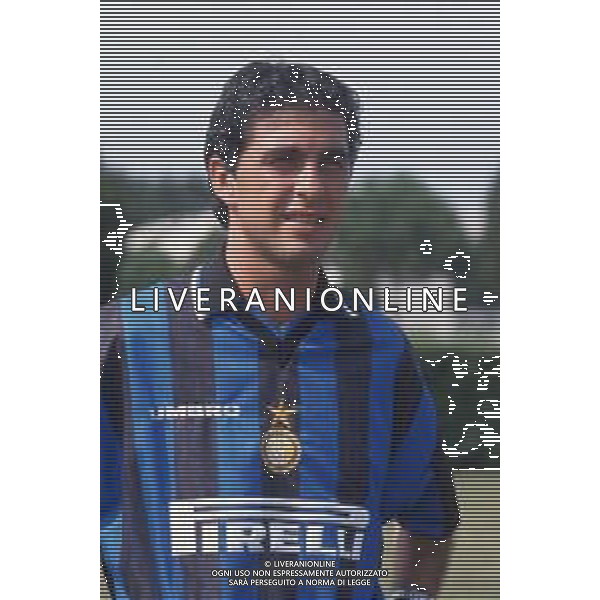 DIAP-RETROSPETTIVA SALVATORE FRESI CALCIATORE NELLA FOTO SALVATORE FRESI CON LA MAGLIA DELL\'INTER CALCIO AG ALDO LIVERANI SAS