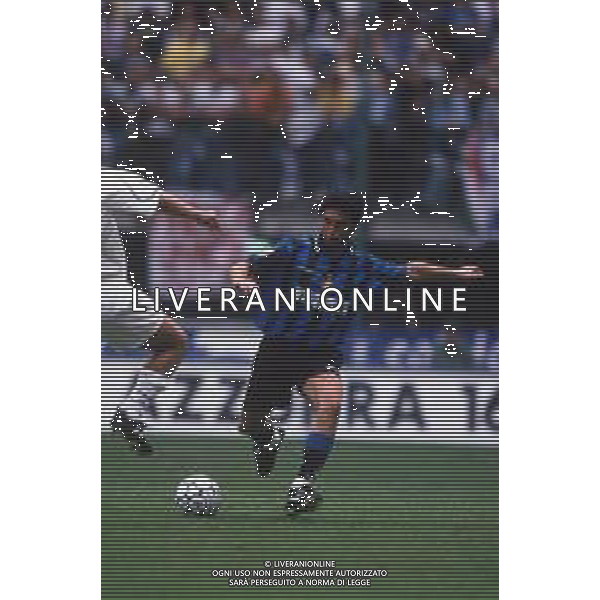 DIAP-RETROSPETTIVA SALVATORE FRESI CALCIATORE NELLA FOTO SALVATORE FRESI CON LA MAGLIA DELL\'INTER CALCIO AG ALDO LIVERANI SAS