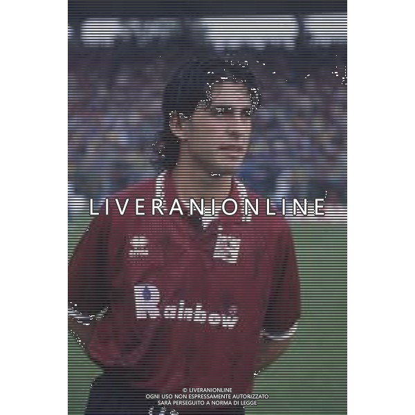 DIAP-RETROSPETTIVA SALVATORE FRESI CALCIATORE NELLA FOTO SALVATORE FRESI CON LA MAGLIA DELLA SALERNITANA CALCIO AG ALDO LIVERANI SAS
