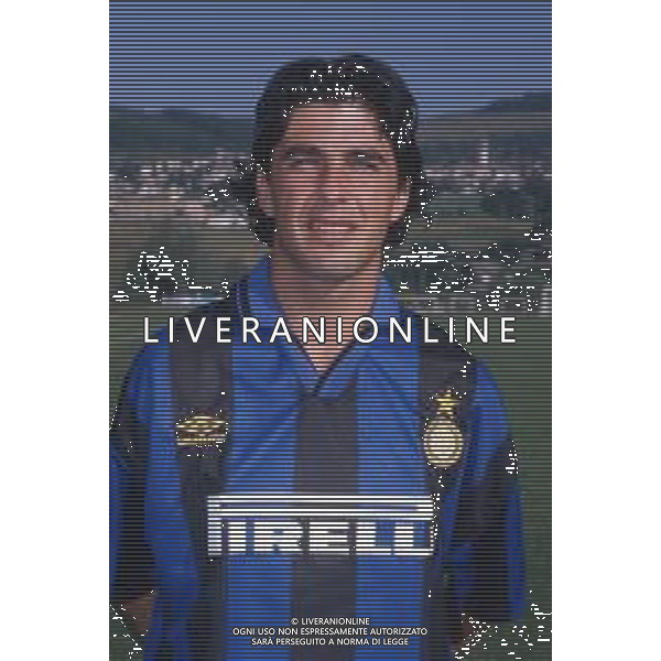 DIAP-RETROSPETTIVA SALVATORE FRESI CALCIATORE NELLA FOTO SALVATORE FRESI CON LA MAGLIA DELL\'INTER CALCIO AG ALDO LIVERANI SAS