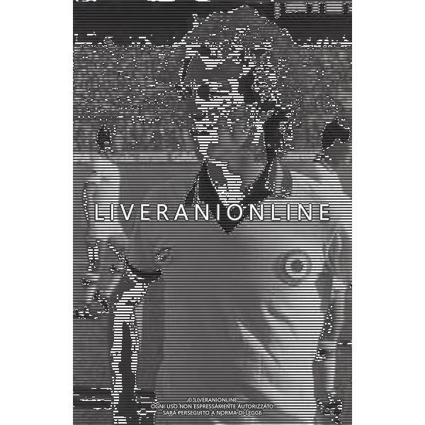 NEG-RETROSPETTIVA PAUO ROBERTO FALACO CALCIATORE NELA FOTO PAULO ROBERTO FALCAO CON LA MAGLIA DELLA ROMA CALCIO NELL\'ANNO 1980-1981 AG ALDO LIVERANI SAS