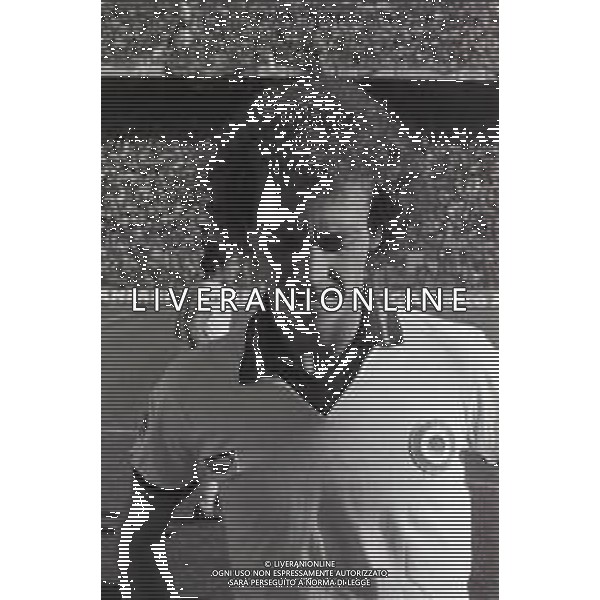 NEG-RETROSPETTIVA PAUO ROBERTO FALACO CALCIATORE NELA FOTO PAULO ROBERTO FALCAO CON LA MAGLIA DELLA ROMA CALCIO NELL\'ANNO 1980-1981 AG ALDO LIVERANI SAS