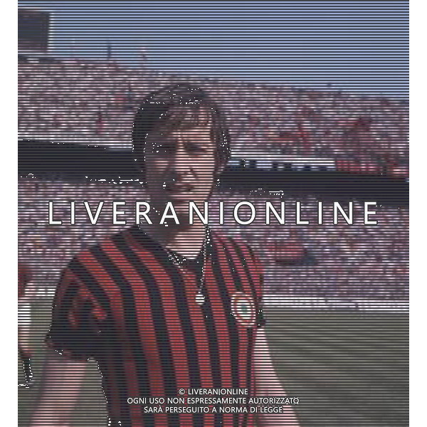 COL-RETROSPETTIVA ROBERTO ROSATO CALCIATORE NELLA FOTO ROBERTO ROSATO CON LA MAGLIA DEL MILAN CALCIO AG ALDO LIVERANI SAS