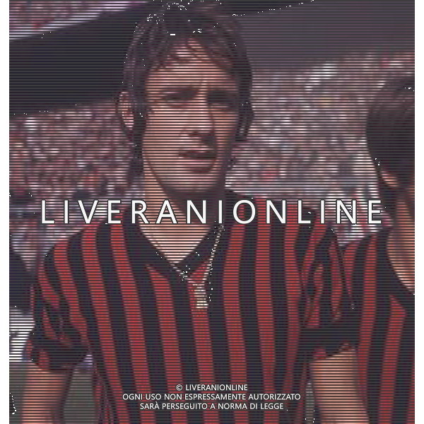 COL-RETROSPETTIVA ROBERTO ROSATO CALCIATORE NELLA FOTO ROBERTO ROSATO CON LA MAGLIA DEL MILAN CALCIO AG ALDO LIVERANI SAS