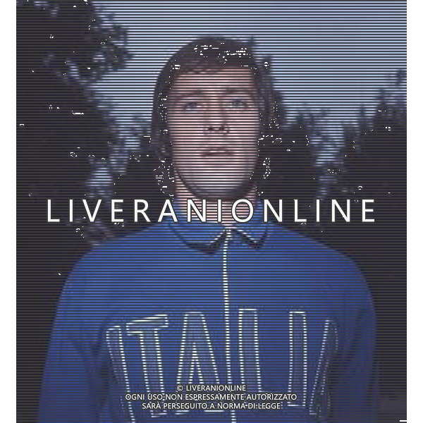 COL-RETROSPETTIVA ROBERTO ROSATO CALCIATORE NELLA FOTO ROBERTO ROSATO CON LA MAGLIA DA ALLENAMENTO DELLA NAZIONALE ITALIANA AG ALDO LIVERANI SAS