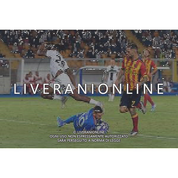 TVEM September 21, 2024 Lecce, Italy - US Lecce vs Parma Calcio 1913 - Italian soccer serie A 2024/25 - Via Del Mare Stadium. In the pic: Woyo Coulibaly of Parma in action against Wladimiro Falcone of US Lecce ©Emmanuele Mastrodonato/AGENZIA ALDO LIVERANI SAS