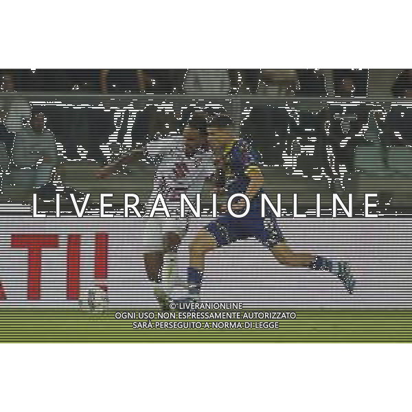 Reda Belahyane of Hellas Verona FC battle for the ball with Valentino Lazaro of Torino FC during Hellas Verona FC vs Torino FC , 5° Serie A Enilive 2024-25 game at Marcantonio Bentegodi Stadium in Verona (VR), Italy, on September 20, 2024. (Photo by Davide Casentini)/AGENZIA ALDO LIVERANI SAS