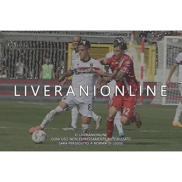 Kacper Urbanski of Bologna FC battle for the ball with Alessandro Bianco of AC Monza during AC Monza vs Bologna BFC, 5° Serie A Enilive 2024-25 game at U-Power stadium in Monza (MB), Italy, on September 22, 2024. (Photo by Davide Casentini)/AGENZIA ALDO LIVERANI SAS