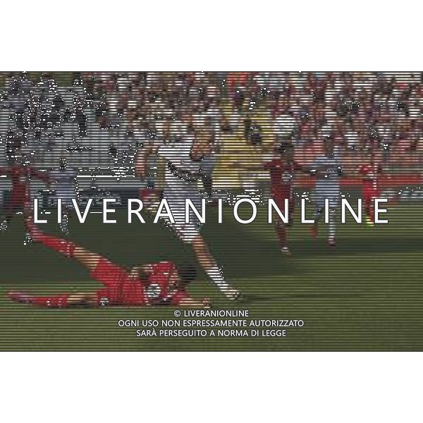 Jens Odgaard of Bologna FC battle for the ball with Andrea Carboni of AC Monza during AC Monza vs Bologna BFC, 5° Serie A Enilive 2024-25 game at U-Power stadium in Monza (MB), Italy, on September 22, 2024. (Photo by Davide Casentini)/AGENZIA ALDO LIVERANI SAS