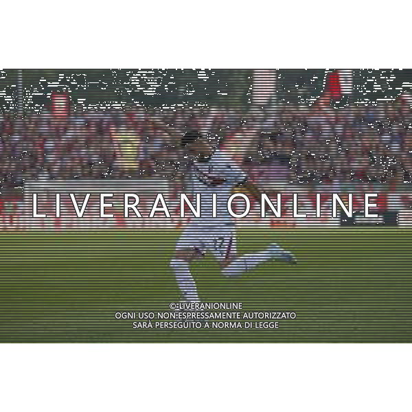 Charalampos Lykogiannis of Bologna FC play the ball during AC Monza vs Bologna BFC, 5° Serie A Enilive 2024-25 game at U-Power stadium in Monza (MB), Italy, on September 22, 2024. (Photo by Davide Casentini)/AGENZIA ALDO LIVERANI SAS