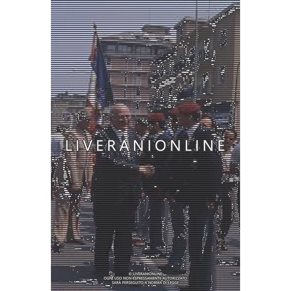 DIAP-RETROSPETTIVA GIOVANNI SPADOLINI POLITICO NELLA FOTO GIOVANNI SPADOLINI PRESENZIA A BRESCIA AL 15 RADUNO DEI PARACADUDISTI AG ALDO LIVERANI SAS