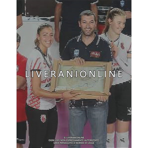 IMOLA 22 09 2024 1 TROFEO FRANCESCO SPADONI SERIE A PALLAVOLO NELLA FOTO NOEMI SIGNORILE CUNEO VOLLEY RICEVE IL PREMIO DA FIGLIO DI FRANCESCO SPADONI FOTO GIANNI SANNA-AG ALDO LIVERANI SAS