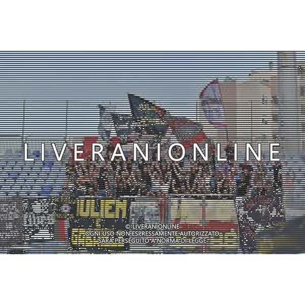 24-9-2024. Cagliari calcio-U.S. Cremonese. Trentaduesimi Coppa Italia 2024/2025, stadio Unipol Domus Cagliari. Foto Salvatore Moi/Agenzia Aldo Liverani s.as. Nella foto: Tifosi Cremonese nel settore ospiti dello stadio Unipol Domus. ©MOI SALVATORE/AGENZIA ALDO LIVERANI SAS
