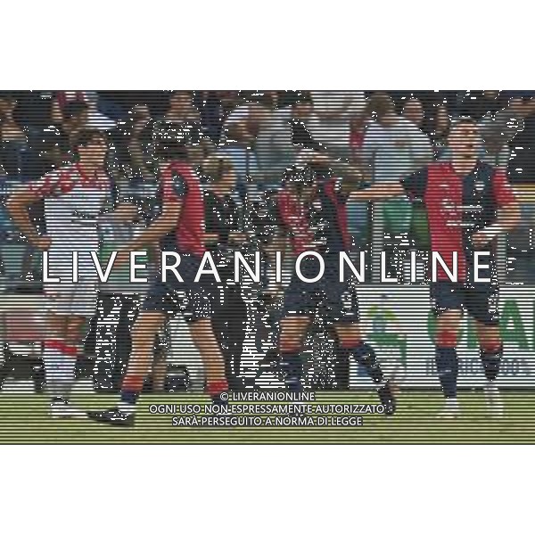 24-9-2024. Cagliari calcio-U.S. Cremonese. Trentaduesimi Coppa Italia 2024/2025, stadio Unipol Domus Cagliari. Foto Salvatore Moi/Agenzia Aldo Liverani s.as. Nella foto: Gol ed esultanza del Cagliari contro Cremonese in casa allo stadio Unipol Domus. Segna:Gianluca Lapadula Cagliari ©MOI SALVATORE/AGENZIA ALDO LIVERANI SAS