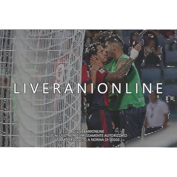 24-9-2024. Cagliari calcio-U.S. Cremonese. Trentaduesimi Coppa Italia 2024/2025, stadio Unipol Domus Cagliari. Foto Salvatore Moi/Agenzia Aldo Liverani s.as. Nella foto: Gol ed esultanza del Cagliari contro Cremonese in casa allo stadio Unipol Domus. Segna:Gianluca Lapadula Cagliari ©MOI SALVATORE/AGENZIA ALDO LIVERANI SAS