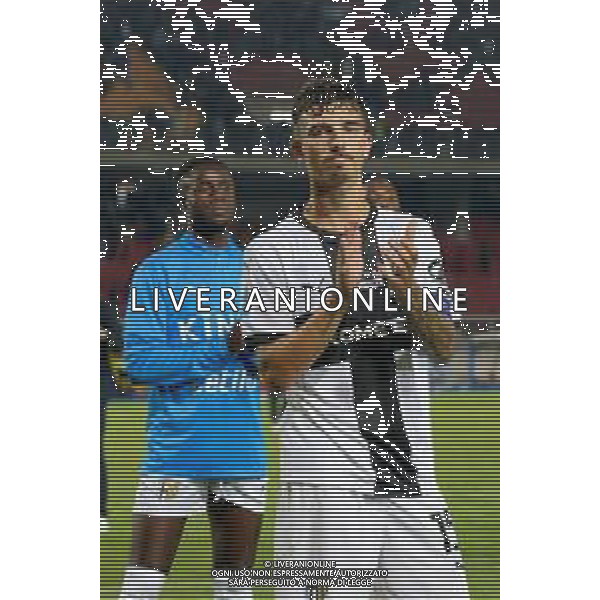 TVEM September 21, 2024 Lecce, Italy - US Lecce vs Parma Calcio 1913 - Italian soccer serie A 2024/25 - Via Del Mare Stadium. In the pic: Enrico Delprato of Parma applauds fans foto emmanuele matrodonato-ag aldo liverani sas