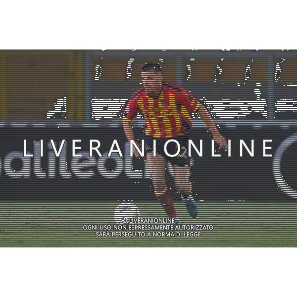 TVEM September 21, 2024 Lecce, Italy - US Lecce vs Parma Calcio 1913 - Italian soccer serie A 2024/25 - Via Del Mare Stadium. In the pic: Frederic Guilbert of US Lecce foto emmanuele matrodonato-ag aldo liverani sas