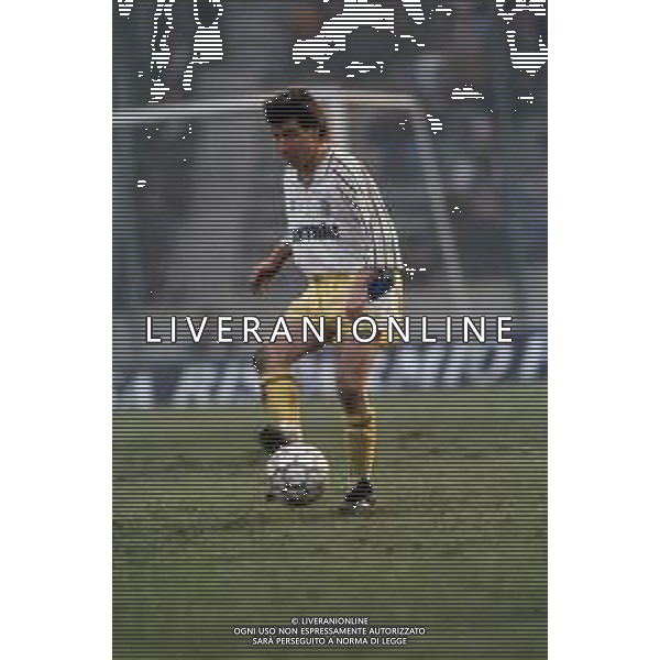 DIAP-RETROSPETTIVA DANIELE ZORATTO CALCIATORE NELLA FOTO DANIELE ZORATTO CON LA MAGLIA DEL PARMA CALCIO AG ALDO LIVERANI SAS