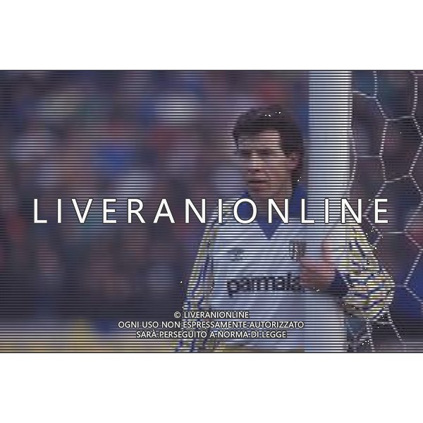 DIAP-RETROSPETTIVA DANIELE ZORATTO CALCIATORE NELLA FOTO DANIELE ZORATTO CON LA MAGLIA DEL PARMA CALCIO AG ALDO LIVERANI SAS
