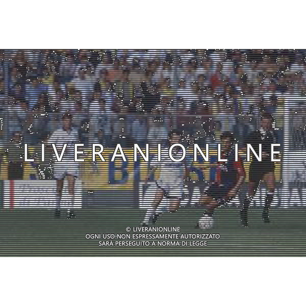 DIAP-RETROSPETTIVA DANIELE ZORATTO CALCIATORE NELLA FOTO DANIELE ZORATTO CON LA MAGLIA DEL PARMA CALCIO E MARO BORTOLAZZI AG ALDO LIVERANI SAS