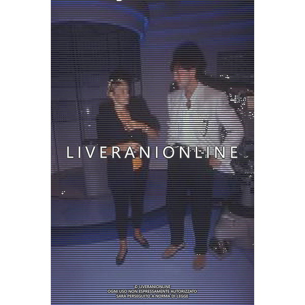 DIAP-RETROSPETTIVA WALTER ZENGA CALCIATORE  NELLA FOTO WALTER ZENGA PRESENTATORE NELLA TRASMISSIONE FORZA ITALIA CON ROBERTA TERMALI AG ALDO LIVERANI SAS
