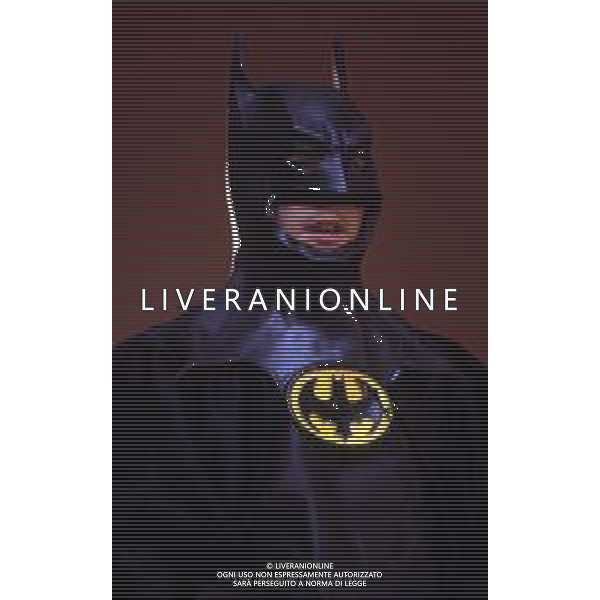 1988 MILANO RETROSPETTIVA WALTER ZENGA CALCIATORE NELLA FOTO WALTER ZENGA VESTITO DA BATMAN AG ALDO LIVERANI SAS