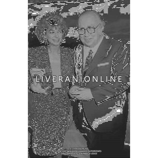 Neg- RETROSPETTIVA GIOVANNI SPADOLINI POLITICO NELLA FOTO GIOVANNI SPADOLINI CON ENRICA BONACCORTI, OSPITE DELLA TRASMISSIONE TV ‘PRONTO CHI GIOCA’ NELL’ANNO 1986 A ROMA AG ALDO LIVERANI SAS