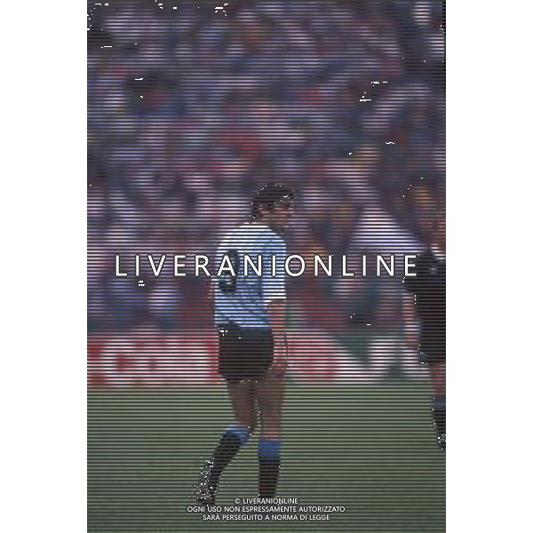 DIAP-RETROSPETTIVA ENZO FRANCESCOLI CALCIATORE NELLA FOTO ENZO FRANCESCOLI CON LA MAGLIA DELLA NAZIONALE DELL\'URUGUAY AG ALDO LIVERANI SAS