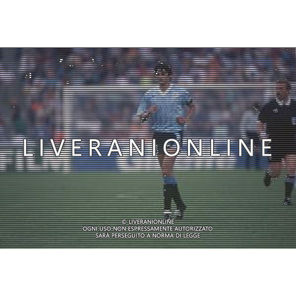 DIAP-RETROSPETTIVA ENZO FRANCESCOLI CALCIATORE NELLA FOTO ENZO FRANCESCOLI CON LA MAGLIA DELLA NAZIONALE DELL\'URUGUAY AG ALDO LIVERANI SAS