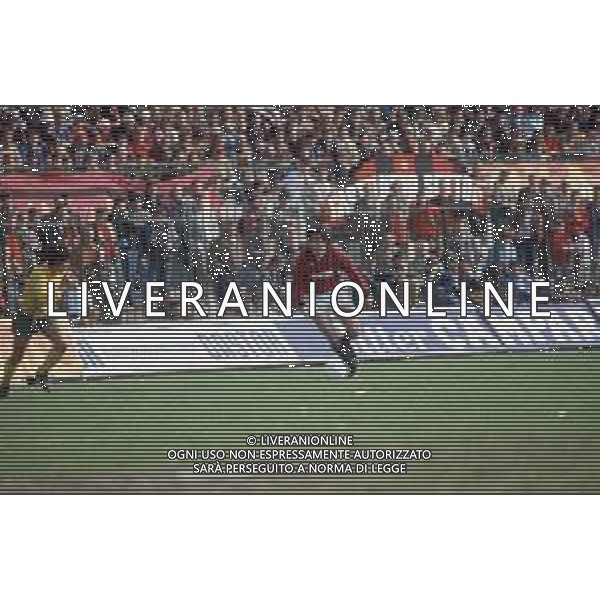 DIAP-RETROSPETTIVA ROBERTO SCARNECCHIA CALCIATORE NELLA FOTO ROBERTO SCARNECCHIA CON LA MAGLIA DEL MILAN AG ALDO LIVERANI SAS