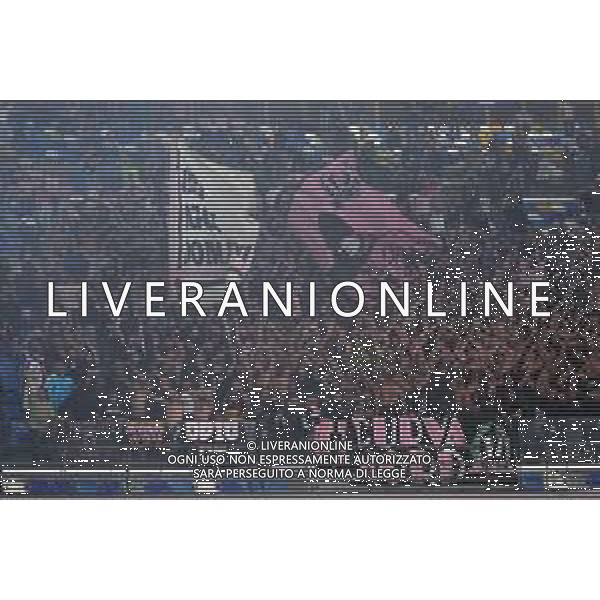 Napoli, Palermo Coppa Italia Nella foto: lanci di petardi e fumogeni - tifosi palermo Foto Mosca, Ag.Liverani -NAPOLI - PALERMO COPPA ITALIA 26.09.2024