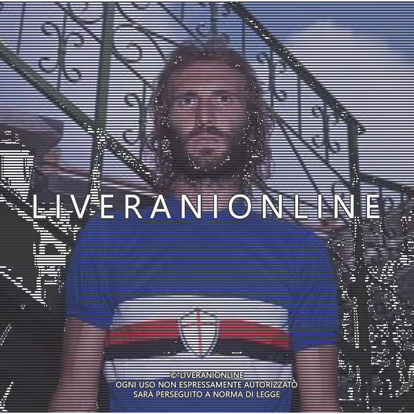 DIAP-RETROSPETTIVA LUCIANO ZECCHINI CALCIATORE  NELLA FOTO LUCIANO ZECCHINI CON LA MAGLIA DELLA SAMPDORIA CALCIO AG ALDO LIVERANI SAS 