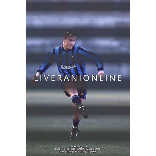 DIAP-RETROSPETTIVA MIRKO TACCOLA CALCIATORE NELLA FOTO MIRKO TACCOLA CON LA MAGLIA DELL\'INTER AG ALDO LIVERANI SAS