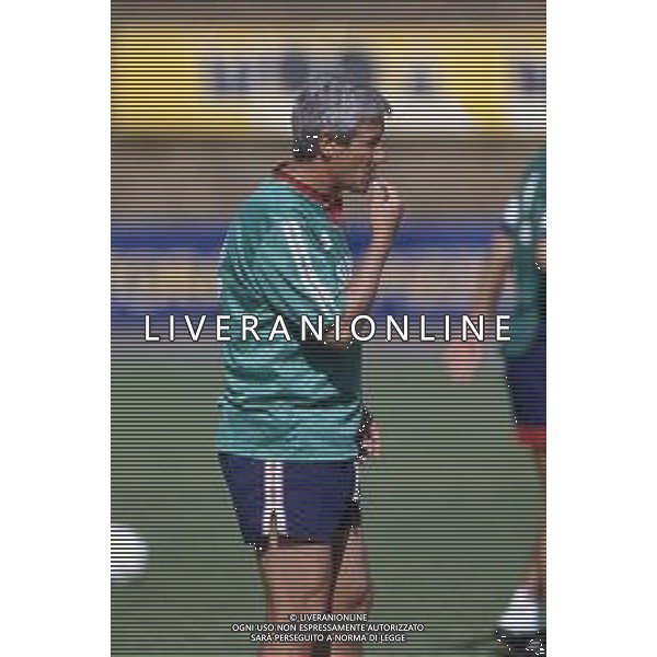 DIAP-RETROSPETTIVA CLAUDIO MASELLI ALLENATORE NELLA FOTO CLAUDIO MASELLI ALLENATORE GENOA CALCIO NELL\'ANNO 1993 AG ALDO LIVERANI SAS